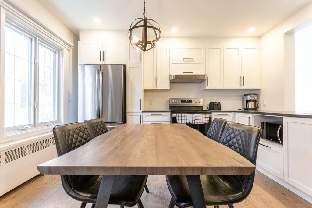 Free Parking, Beautiful 4 1/2- 2 Bedroom Apartment 몬트리올 외부 사진