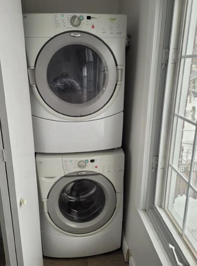 Free Parking, Beautiful 4 1/2- 2 Bedroom Apartment 몬트리올 외부 사진