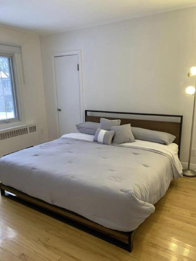 Free Parking, Beautiful 4 1/2- 2 Bedroom Apartment 몬트리올 외부 사진