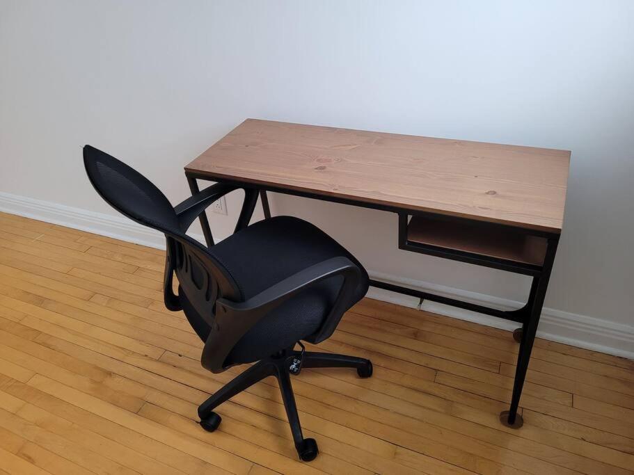 Free Parking, Beautiful 4 1/2- 2 Bedroom Apartment 몬트리올 외부 사진