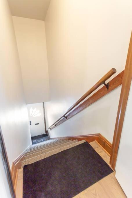Free Parking, Beautiful 4 1/2- 2 Bedroom Apartment 몬트리올 외부 사진