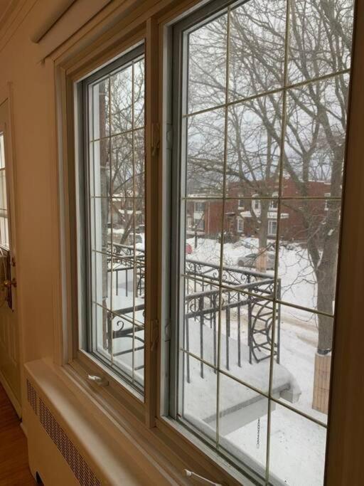 Free Parking, Beautiful 4 1/2- 2 Bedroom Apartment 몬트리올 외부 사진